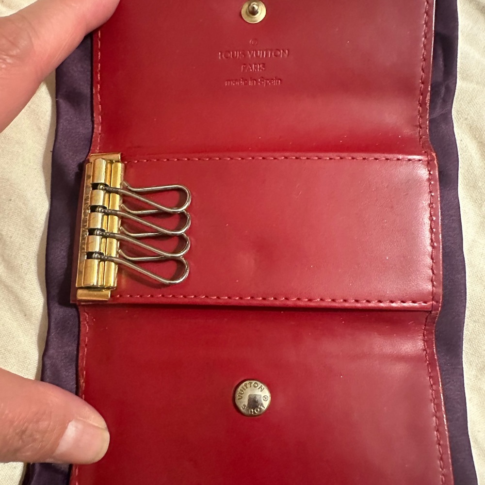 Louis Vuitton Vernice Key Holders - Picture 3 of 6